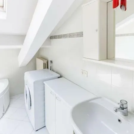 Via Verdi - With Terrace In The Heart Of Appartement